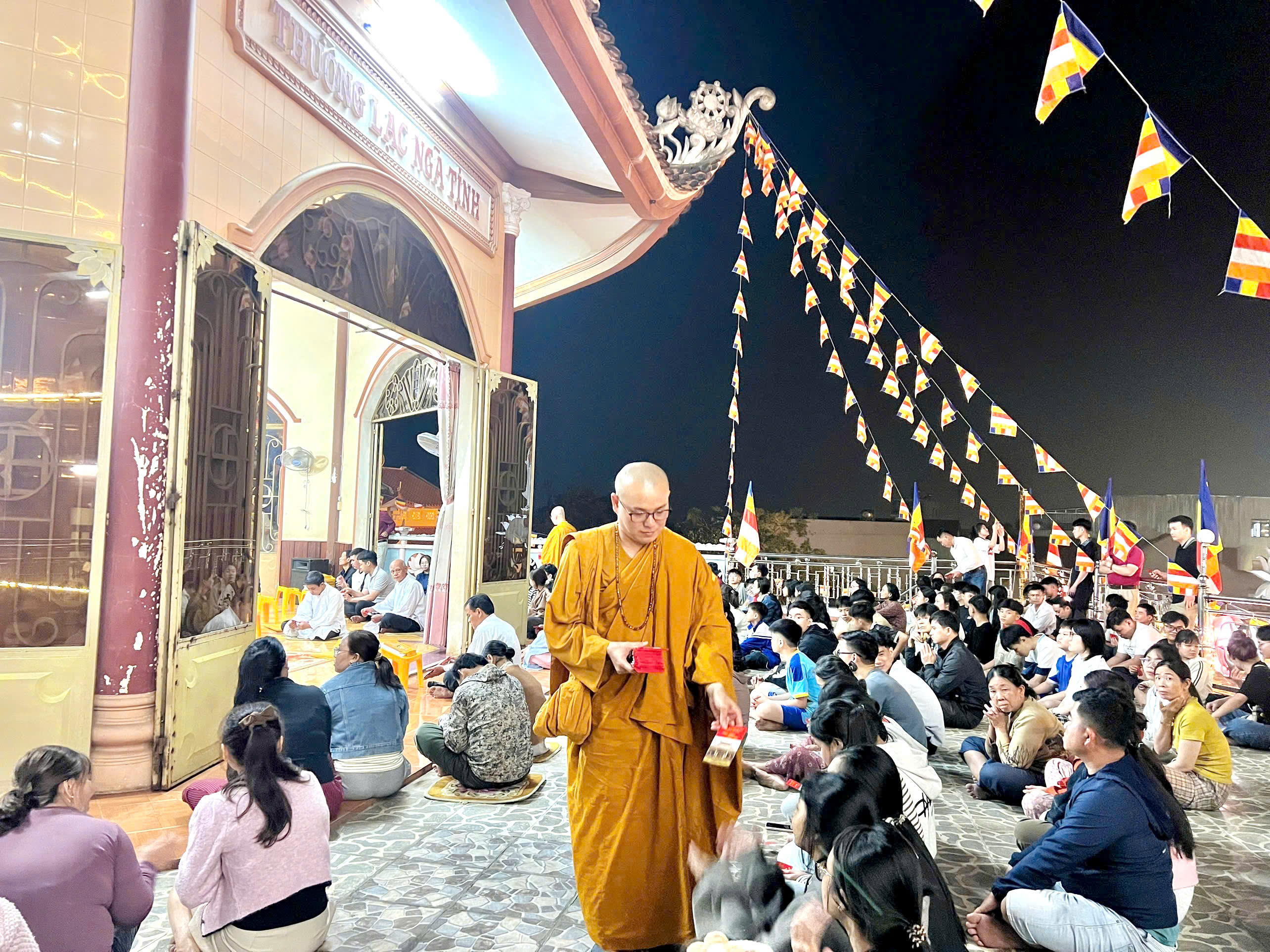 An Nhơn: Tịnh xá Ngọc Duyên tổ chức lễ đón Giao thừa mừng xuân Bính Ngọ 2026